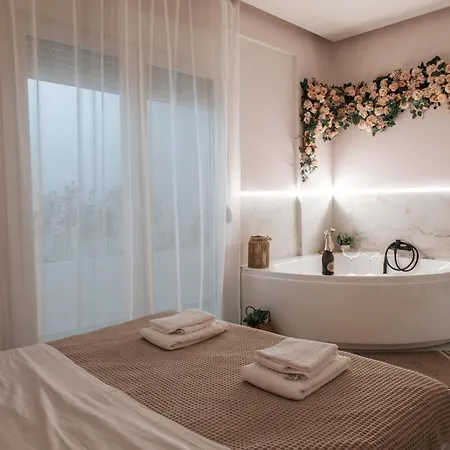 아파트 Almond Jacuzzi - Private Indoor Jacuzzi - Self Check-in - Free & Easy Street Parking *