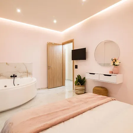 Almond Jacuzzi - Private Indoor Jacuzzi - Self Check-in - Free & Easy Street Parking Appartamento